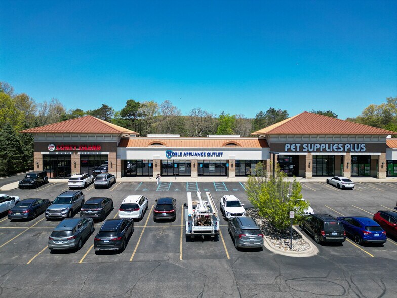 More Photos Of Highland Rd, White Lake Unknown For Lease