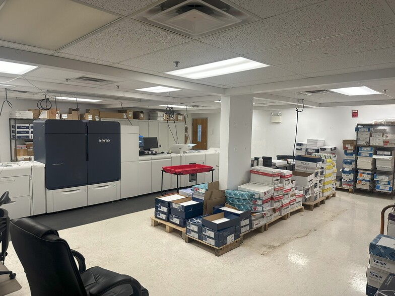 More Photos Of 25 Amflex Dr, Cranston Light Manufacturing For Sale