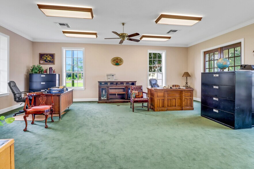 More Photos Of 1312 15th St N, Immokalee Office For Sale