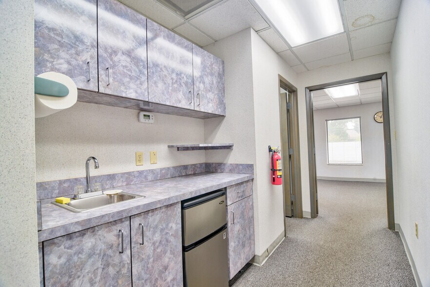 More Photos Of 3275 66th St N, Saint Petersburg Medical For Sale