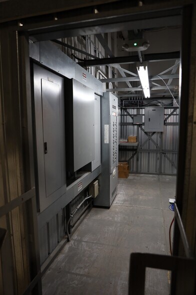 More Photos Of 2800 N Water St, Decatur General Retail For Sale