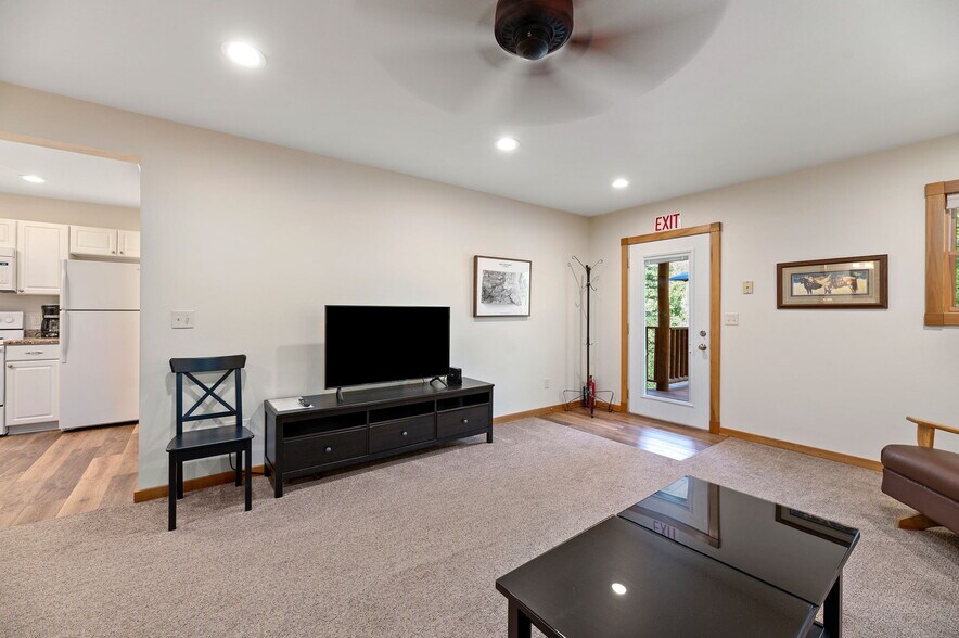 More Photos Of 10888 Rimrock Pl, Spearfish Hotel For Sale