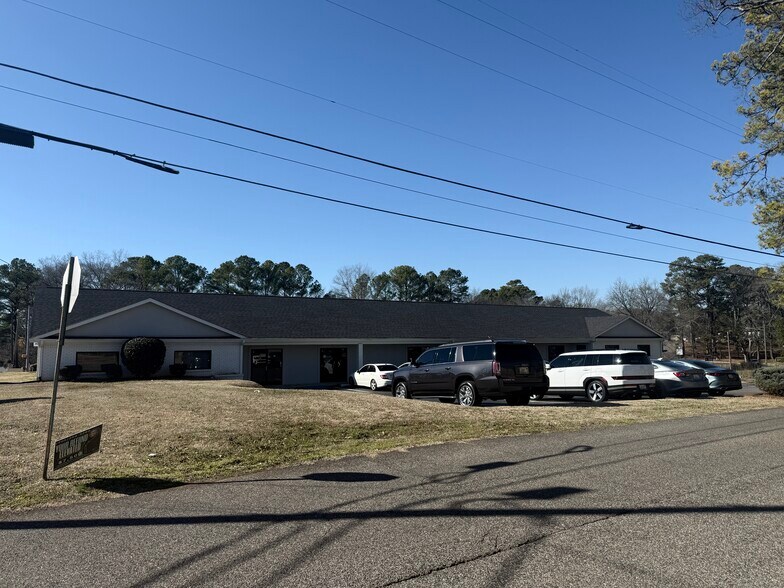 More Photos Of 524 Red Lane Rd, Birmingham Medical For Sale