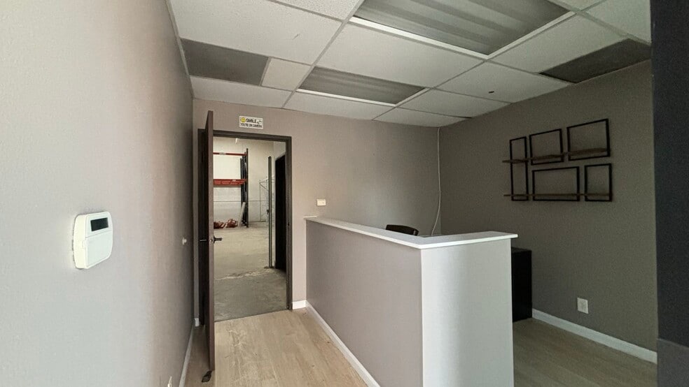 More Photos Of 21352 Nordhoff St, Chatsworth Light Manufacturing For Sale