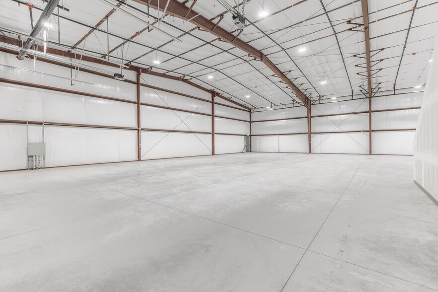 More Photos Of 3430 E Plant Dr, Washington Warehouse For Lease