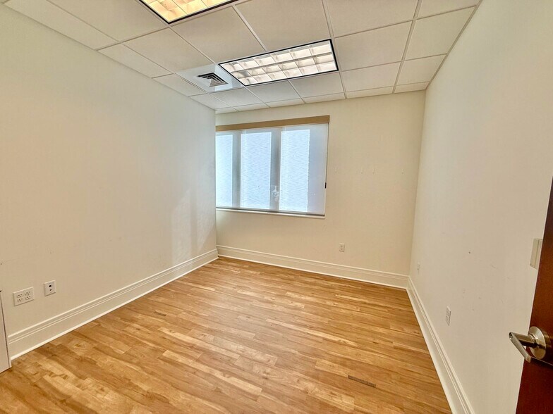 More Photos Of 76 Peachtree Rd, Asheville Medical For Lease