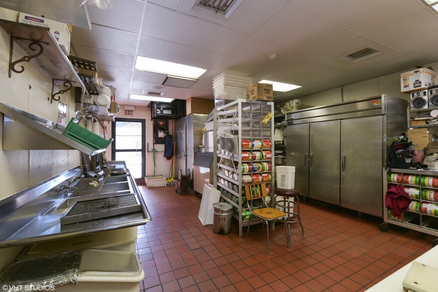 More Photos Of 3231 W 63rd St, Chicago Restaurant For Sale