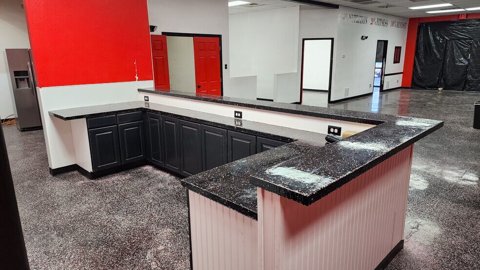 More Photos Of 2111 S Alma School Rd, Mesa General Retail For Lease