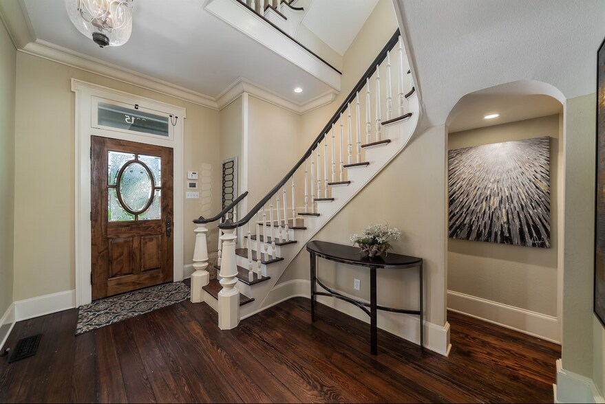 More Photos Of 2315 Routh St, Dallas Office Residential For Sale