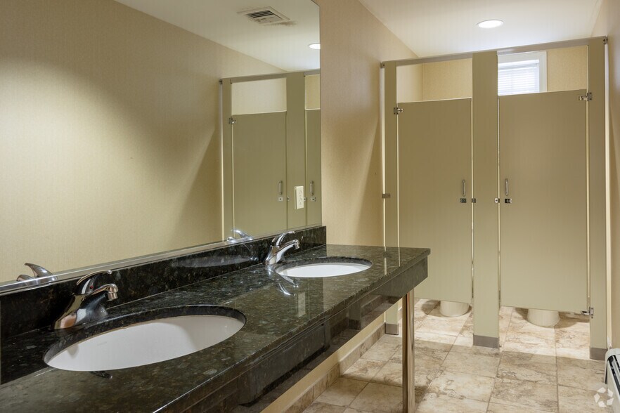 More Photos Of 36 Bergen St, Hackensack Loft Creative Space For Sale