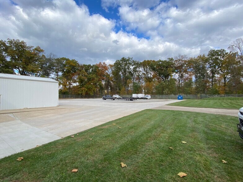 More Photos Of 404 N Byrne Rd, Toledo Warehouse For Sale