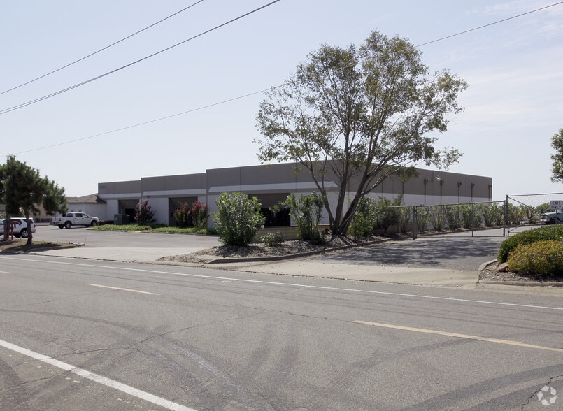 More Photos Of 3640 Cincinnati Ave, Rocklin Warehouse For Lease