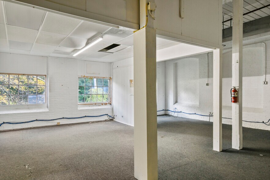 More Photos Of 20 Keeler St, Pittsfield Manufacturing For Sale