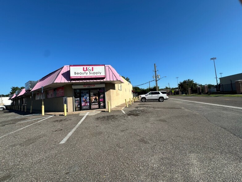 More Photos Of 1907 Kings Rd, Jacksonville General Retail For Sale