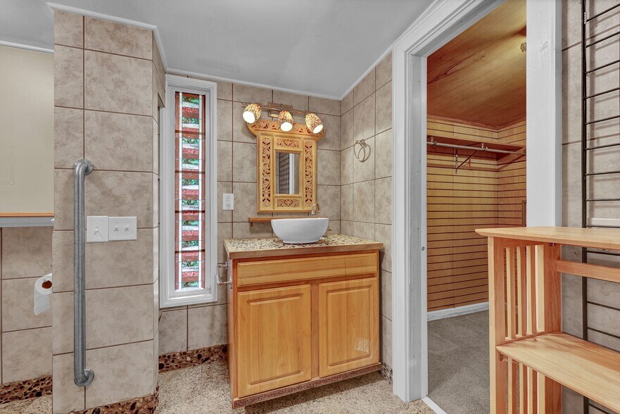 More Photos Of 4911 Oleander Dr, Wilmington General Retail For Sale