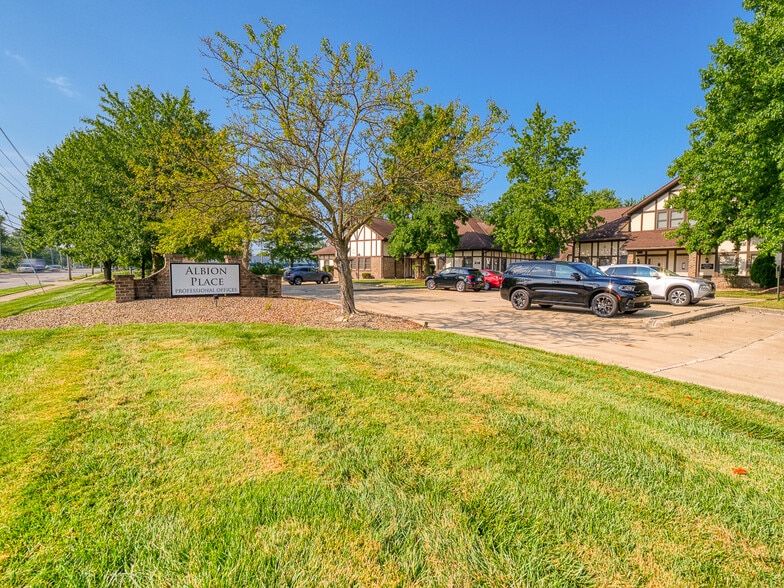 Primary Photo Of 10850 Pearl Rd, Strongsville Office For Sale