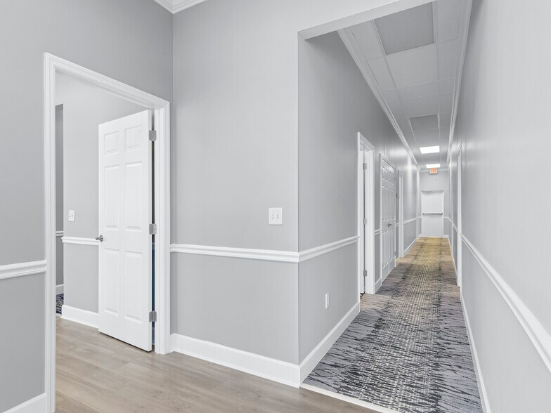 More Photos Of 9015 Americana Rd, Vero Beach Medical For Lease