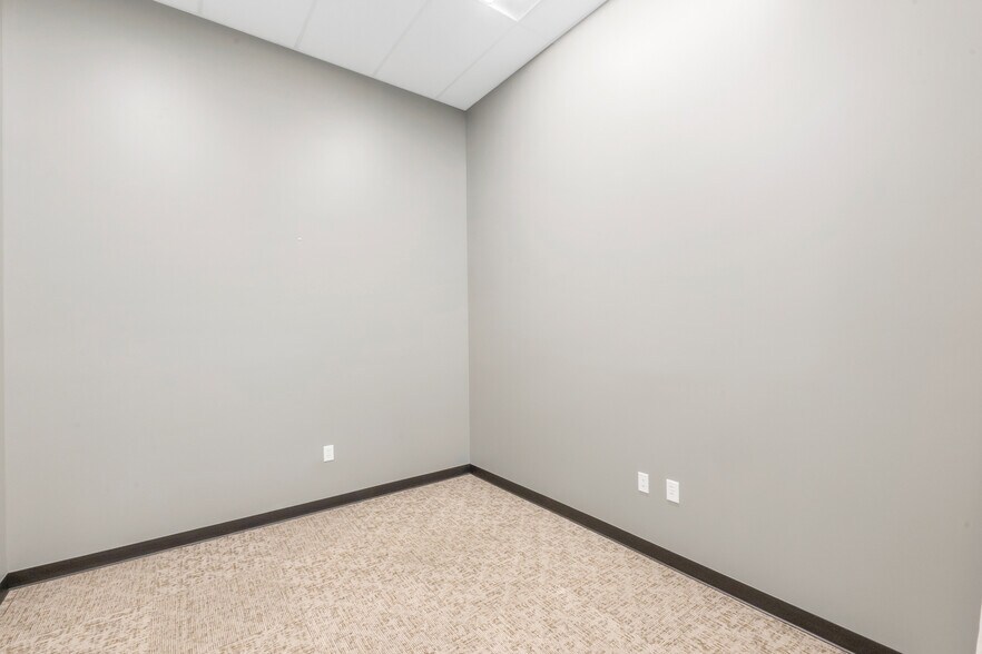 More Photos Of 11400 S Mountain View Cor, South Jordan Distribution For Lease