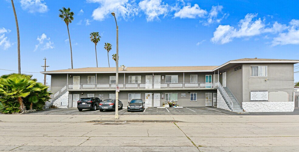More Photos Of 10974 S Figueroa St, Los Angeles Apartments For Sale