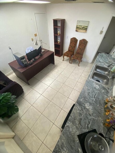 More Photos Of 2335 Tamiami Trl N, Naples Medical For Sale