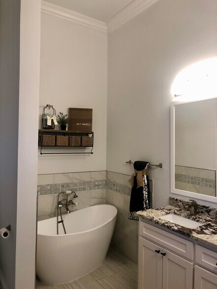 More Photos Of 11351 Hilltop Rd, Argyle Apartments For Sale
