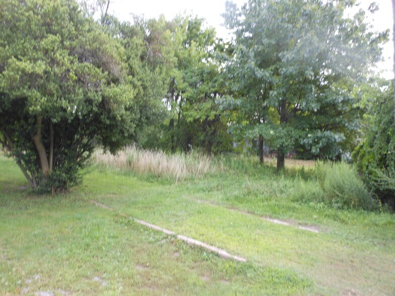 More Photos Of 90 Steamboat Rd, Great Neck Land For Sale