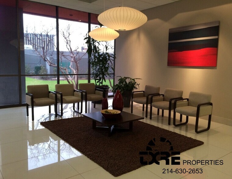 More Photos Of 1111 W Mockingbird Ln, Dallas Office For Lease