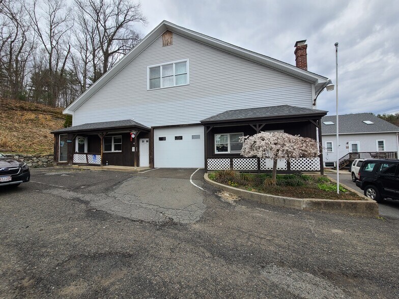 More Photos Of 131 Main St, Hatfield Loft Creative Space For Lease
