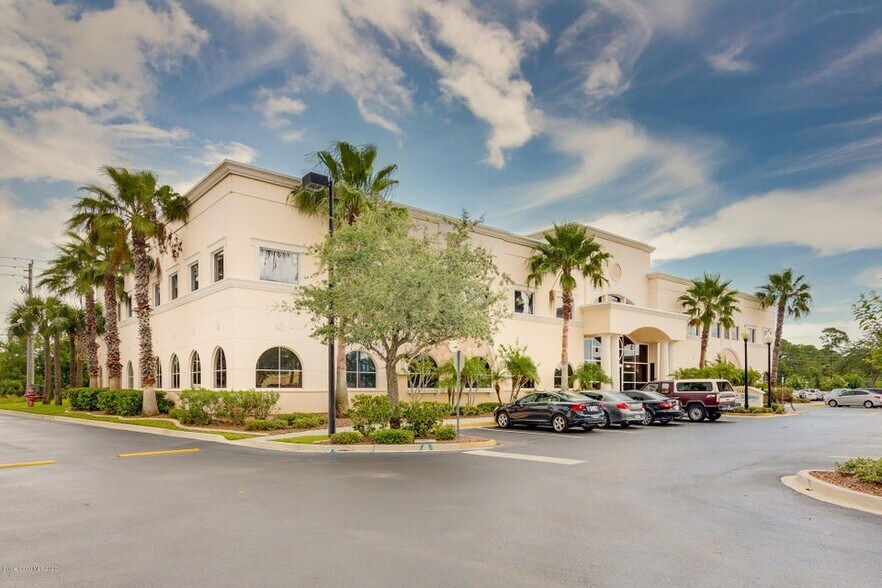 More Photos Of 7341 Office Park Pl, Melbourne Office Residential For Lease