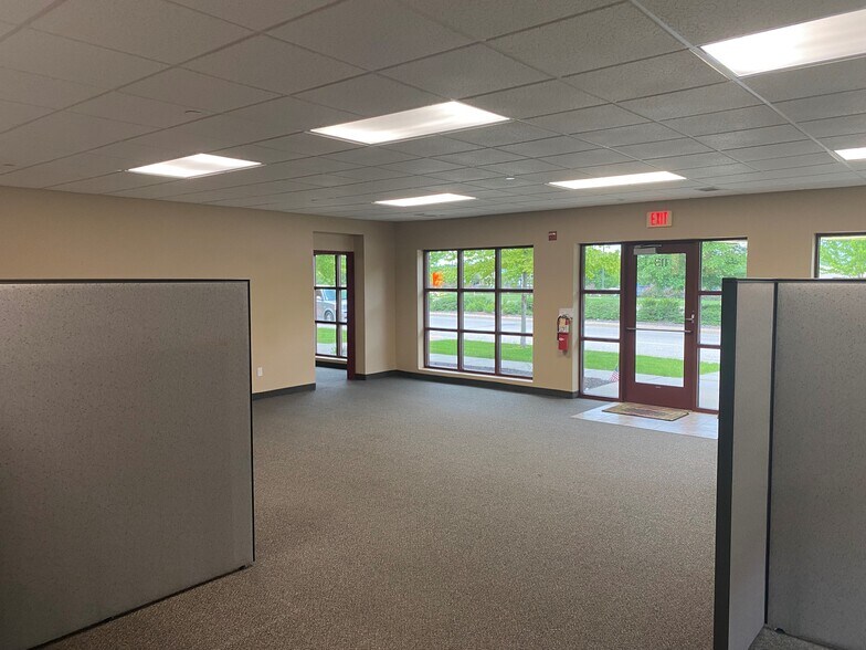 More Photos Of 3545 Plymouth Blvd, Plymouth Office For Lease