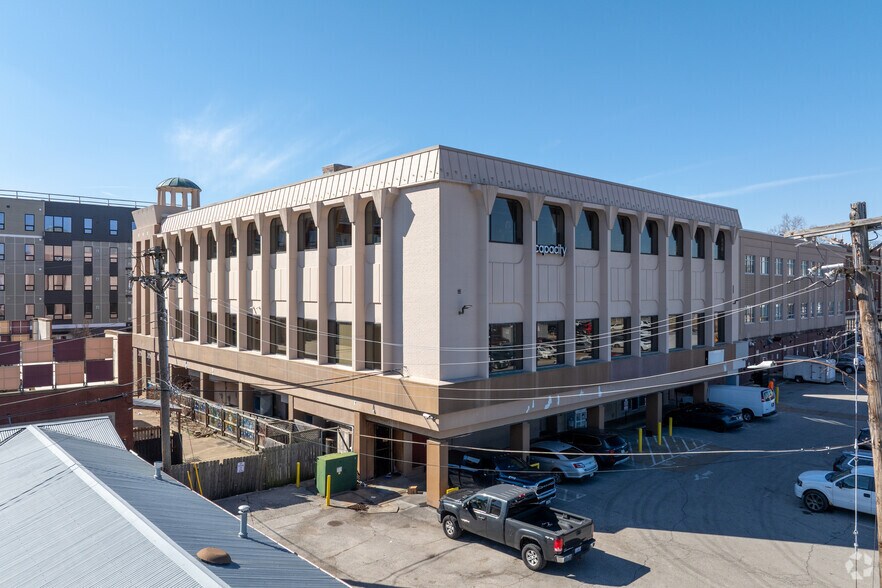 More Photos Of 6665 Delmar Blvd, University City Office For Lease