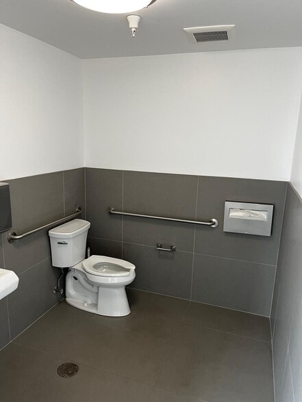 More Photos Of 411 Dondee St, Pacifica Storefront Retail Residential For Lease