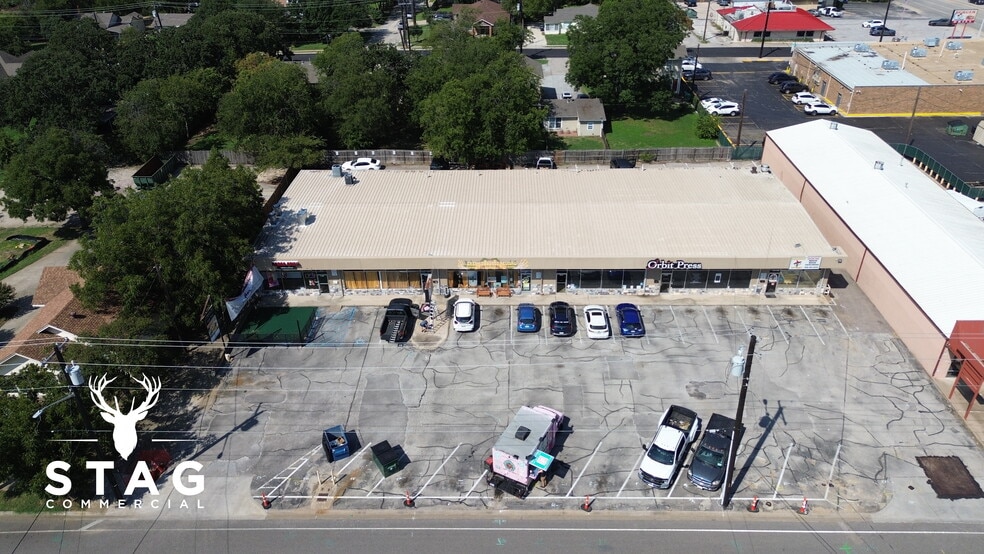 More Photos Of 1803-1813 N Elm St, Denton Restaurant For Sale