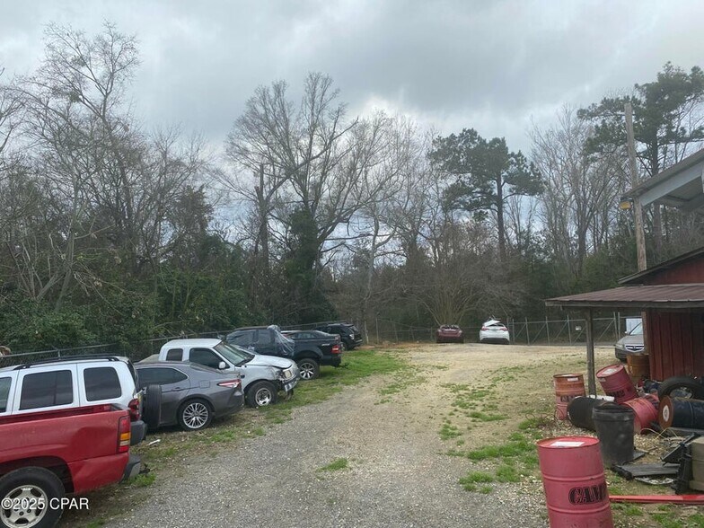 More Photos Of 2900 Borden St, Marianna Specialty For Sale