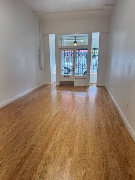 More Photos Of 404 Broadway, San Francisco General Retail For Lease