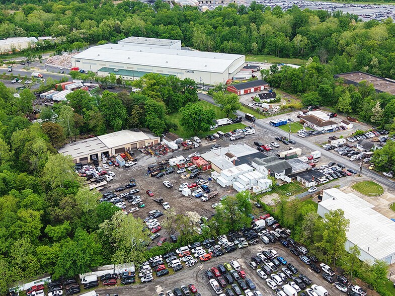 More Photos Of 7059-7065 Kit Kat Rd, Elkridge Warehouse For Sale