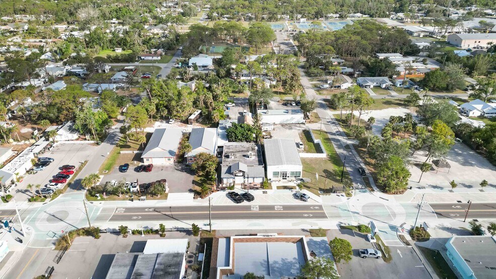 More Photos Of 362 W Dearborn St, Englewood Storefront For Sale