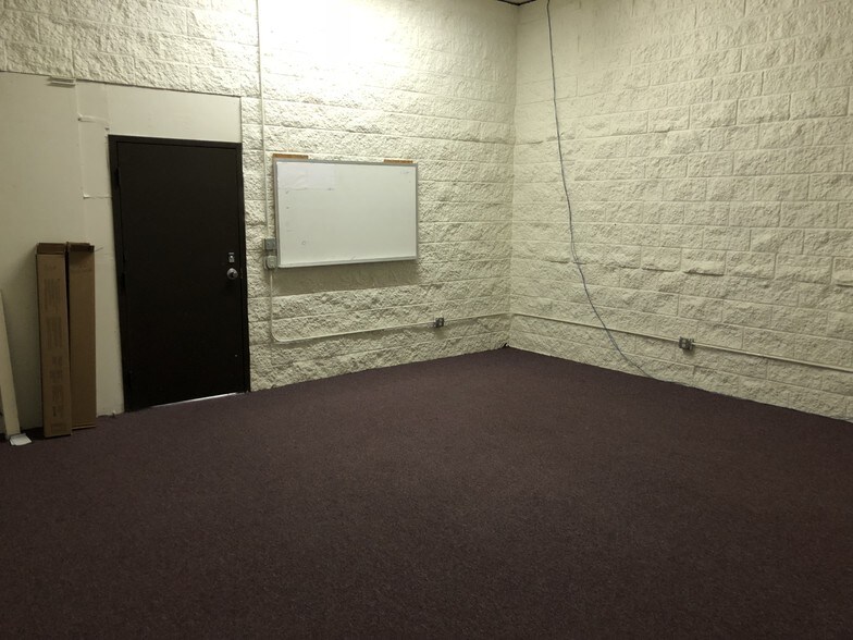 More Photos Of 4660 Portland Rd, Salem Office For Lease