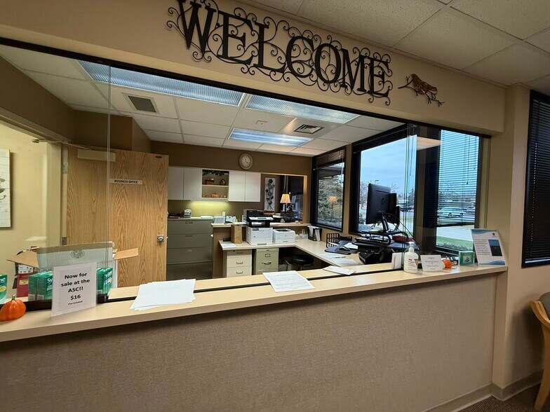 More Photos Of 501 Doctors Ct, Oshkosh Medical For Sale