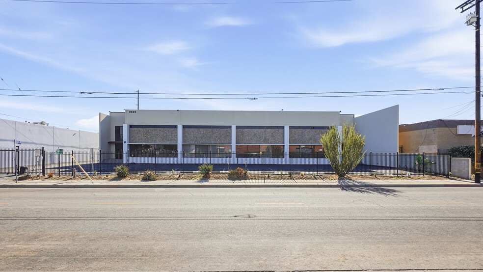 Primary Photo Of 8929 Oso Ave, Chatsworth Manufacturing For Lease