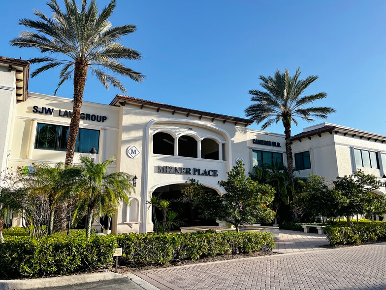 More Photos Of 12300 S Shore Blvd, Wellington Medical For Lease