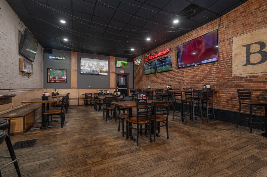 More Photos Of 127 S Broadway St, New Philadelphia Storefront Retail Office For Sale