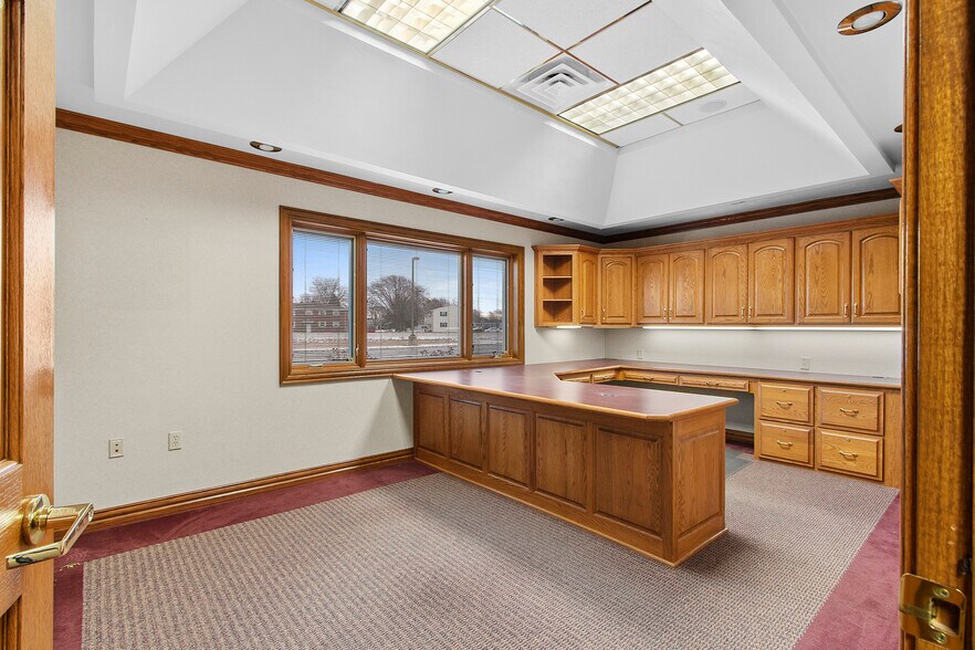 More Photos Of 1201 Enterprise Dr, De Pere Office For Lease