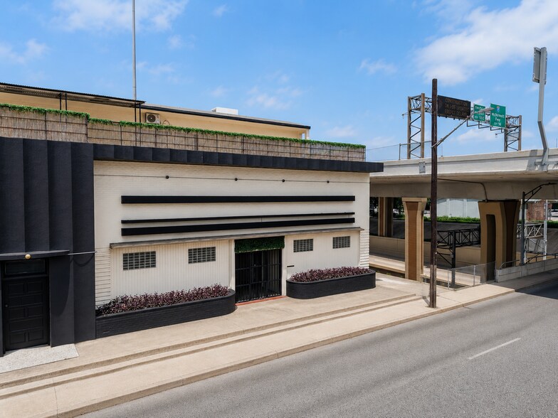 More Photos Of 209-211 San Pedro Ave, San Antonio Apartments For Sale