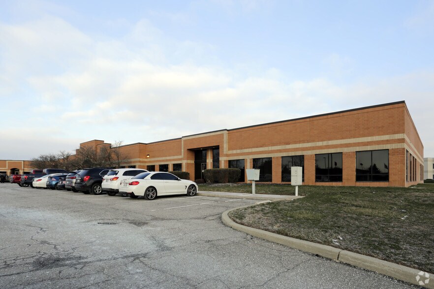 More Photos Of 50-164 S Park Blvd, Greenwood Light Distribution For Lease
