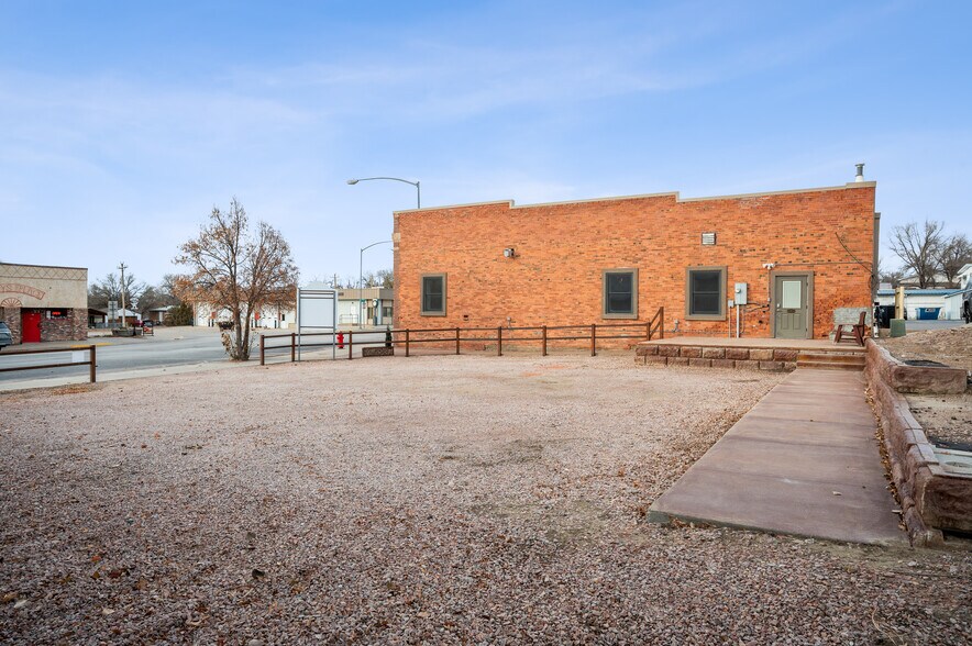 More Photos Of 101 S Big Horn Ave, Moorcroft Flex For Sale