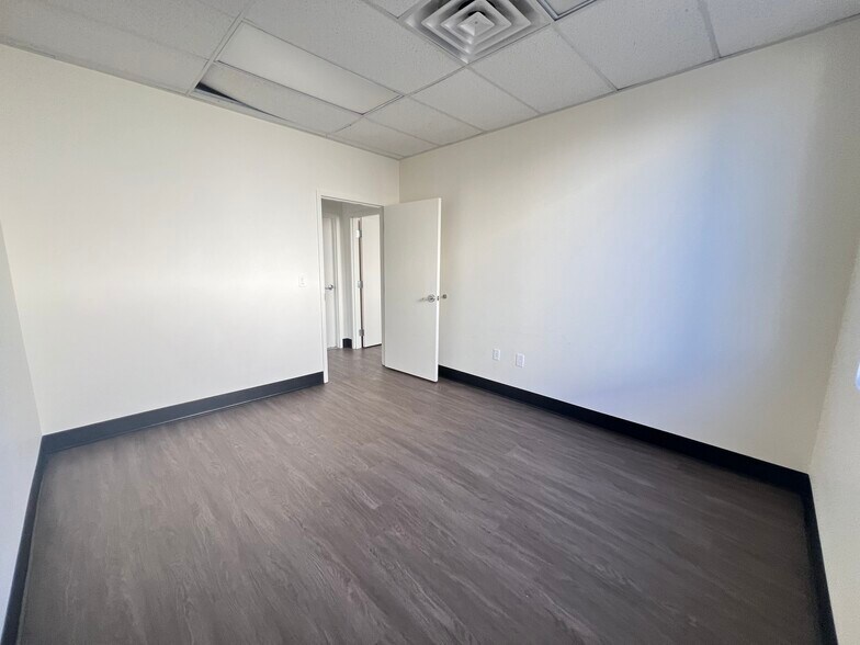 More Photos Of 4322 E Alexander Rd, Las Vegas Distribution For Lease