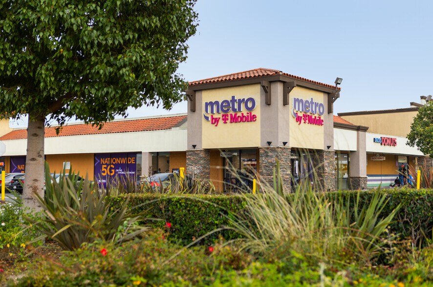 More Photos Of 2307-2311 S Bristol St, Santa Ana Unknown For Lease