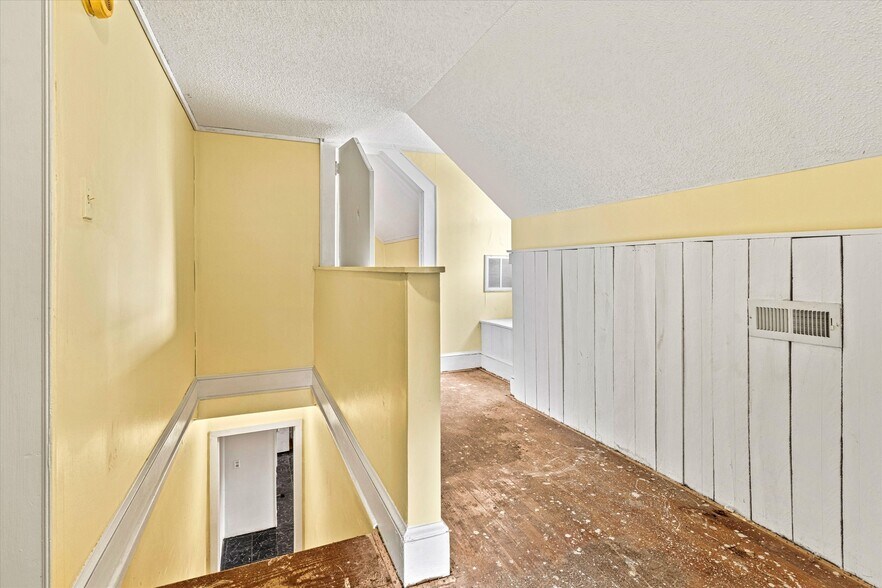 More Photos Of 1190 S NC 16 Business Hwy, Stanley Flex For Sale