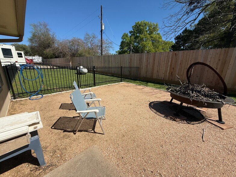 More Photos Of 19615 FM 2920 Rd, Tomball Multifamily For Sale